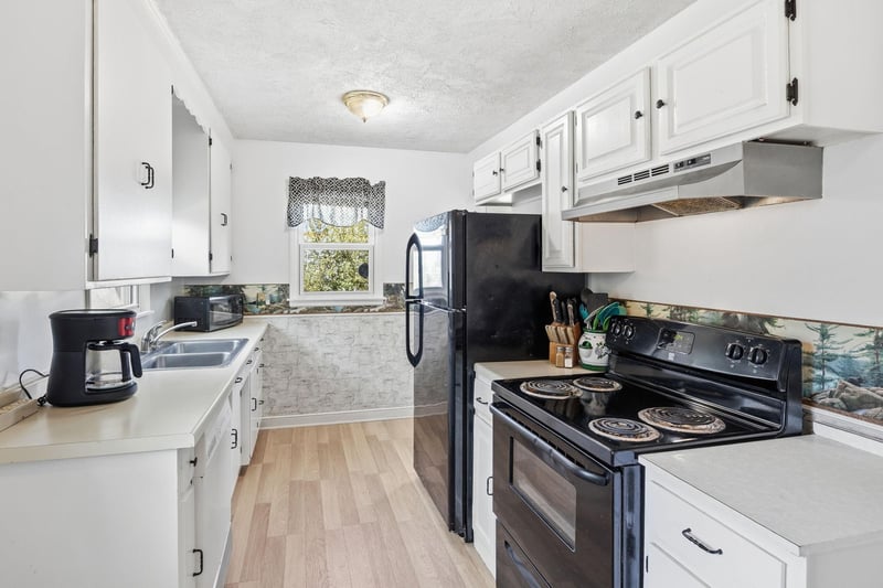 107 5th St S, Delano, MN 55328