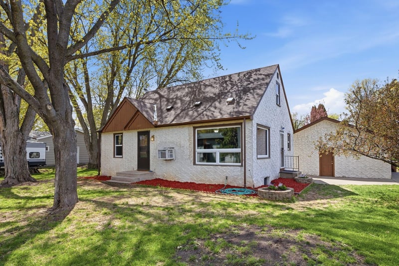 107 5th St S, Delano, MN 55328