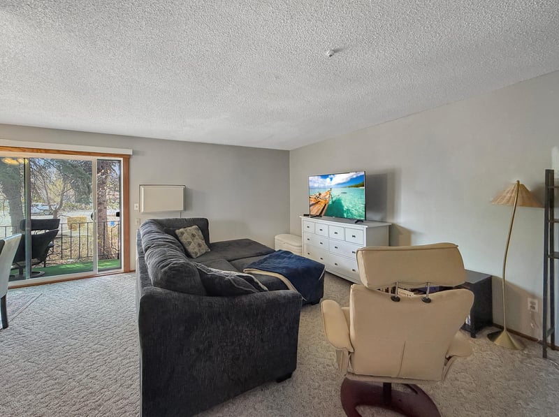 1225 7th St S #4, Moorhead, MN 56560