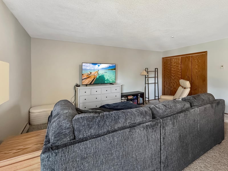 1225 7th St S #4, Moorhead, MN 56560