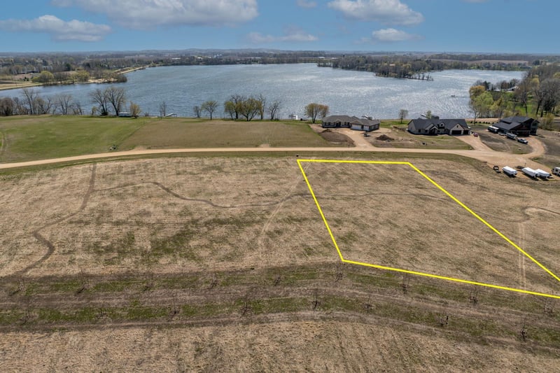 3xxx Lakeview Ct, Cleveland, MN 56017