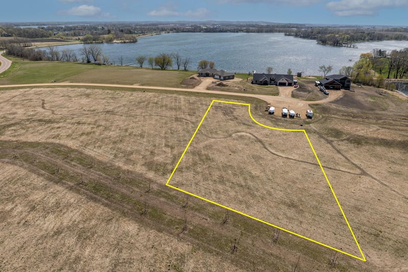 4xxx Lakeview Ct, Cleveland, MN 56017
