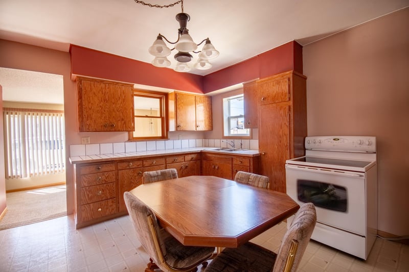 402 2nd St S, Sauk Centre, MN 56378