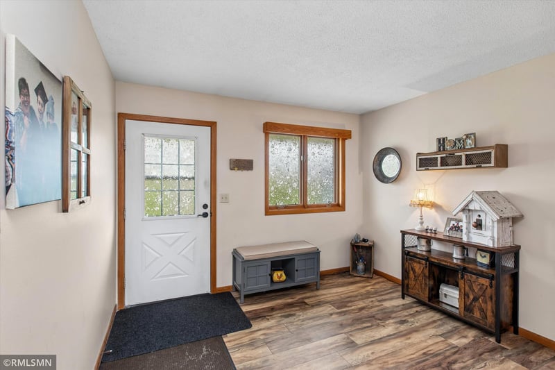 126 Floyd St S #1, Cannon Falls, MN 55009