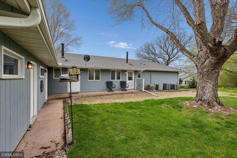 126 Floyd St S #1, Cannon Falls, MN 55009