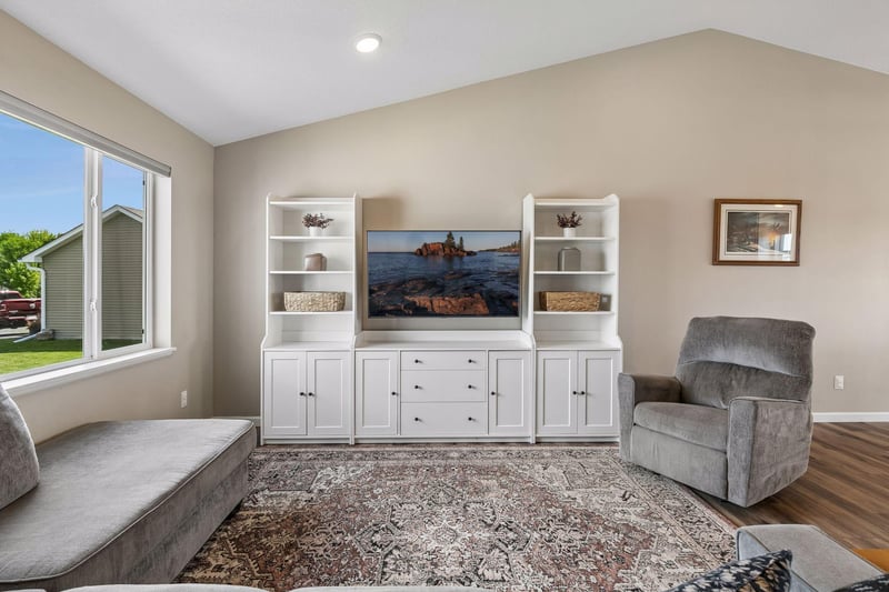 910 Emily Ct NE, Montgomery, MN 56069