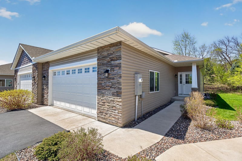6200 Boulder Ridge Dr, Rockford, MN 55373
