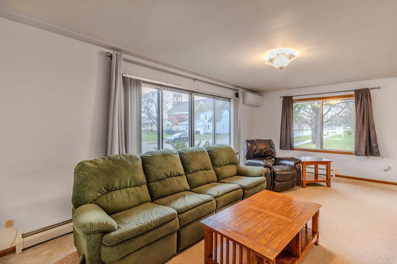 34 Ivy Ave NE, Richmond, MN 56368