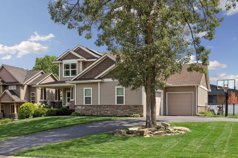 13694 Grafton Ct, Apple Valley, MN 55124