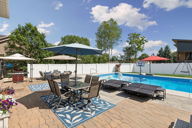 13694 Grafton Ct, Apple Valley, MN 55124