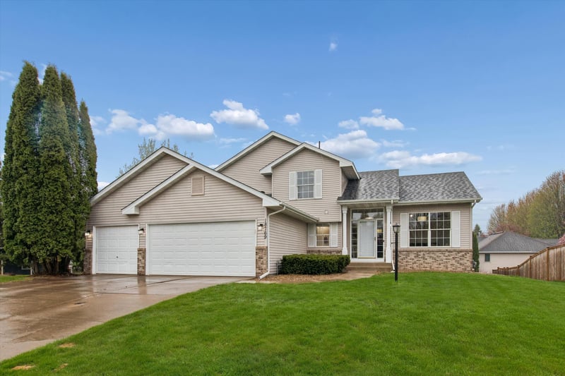 18769 Englewood Way, Farmington, MN 55024