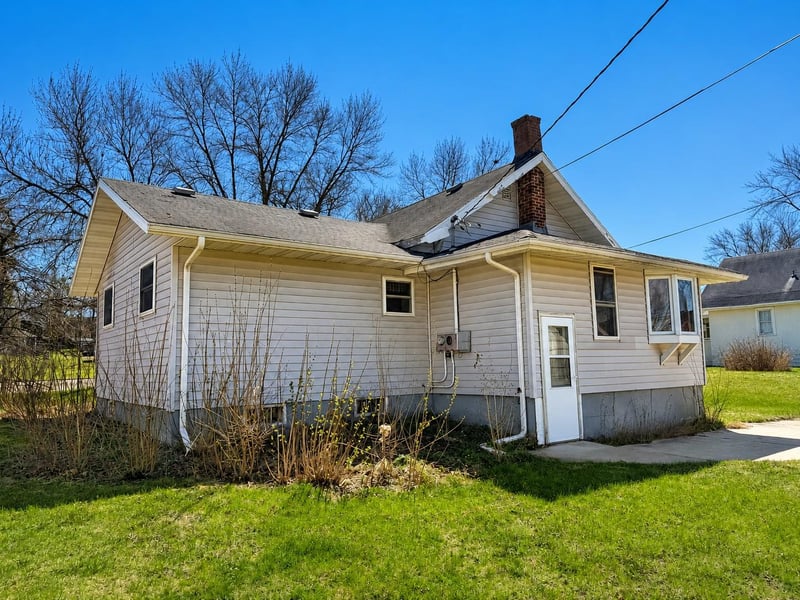 409 5th St NE, Staples, MN 56479