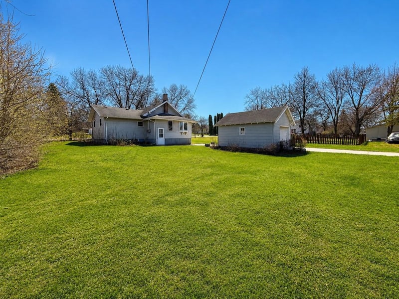 409 5th St NE, Staples, MN 56479