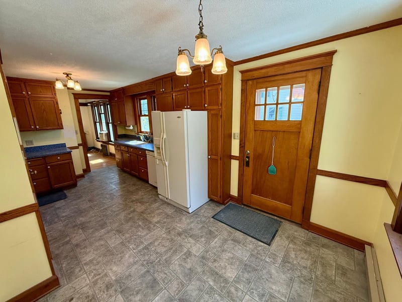 308 S 13th St, Olivia, MN 56277