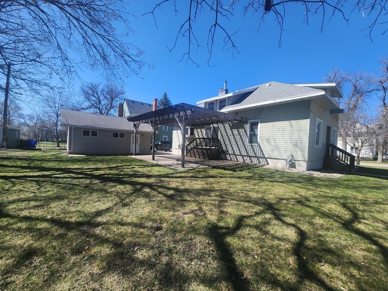 304 2nd Ave SE, Pipestone, MN 56164