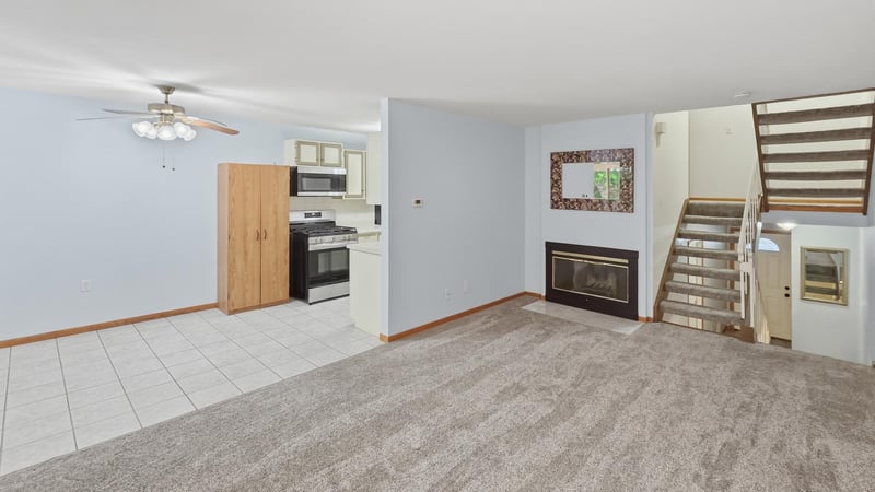3214 Valley Ridge Dr, Eagan, MN 55121