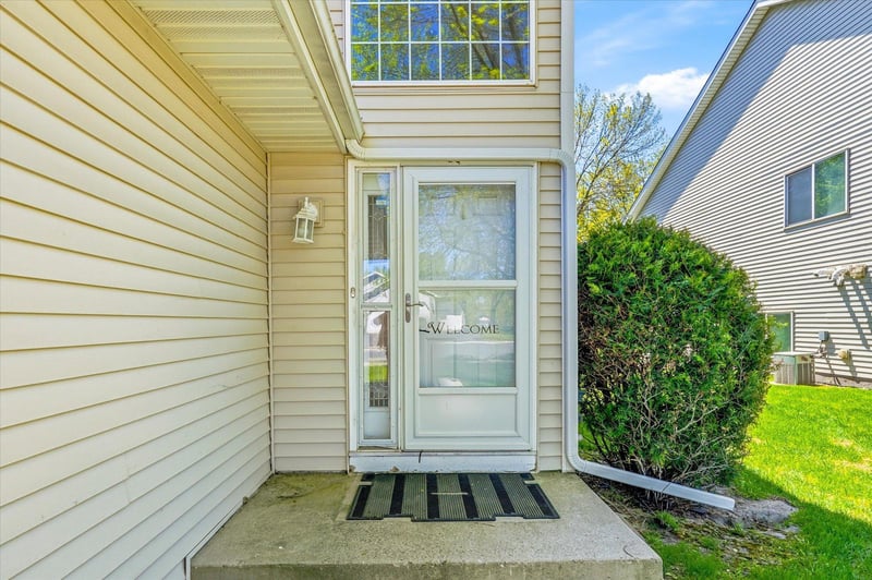 152 Pheasant Ridge Dr, Montrose, MN 55363