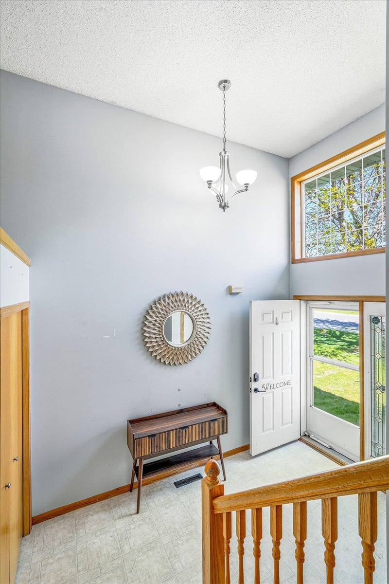 152 Pheasant Ridge Dr, Montrose, MN 55363