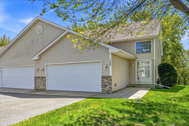 152 Pheasant Ridge Dr, Montrose, MN 55363