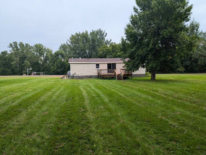 304 Valley View Dr, Redwood Falls, MN 56283