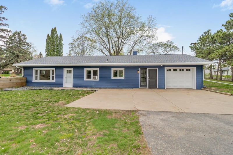 951 Washington St, Prescott, WI 54021
