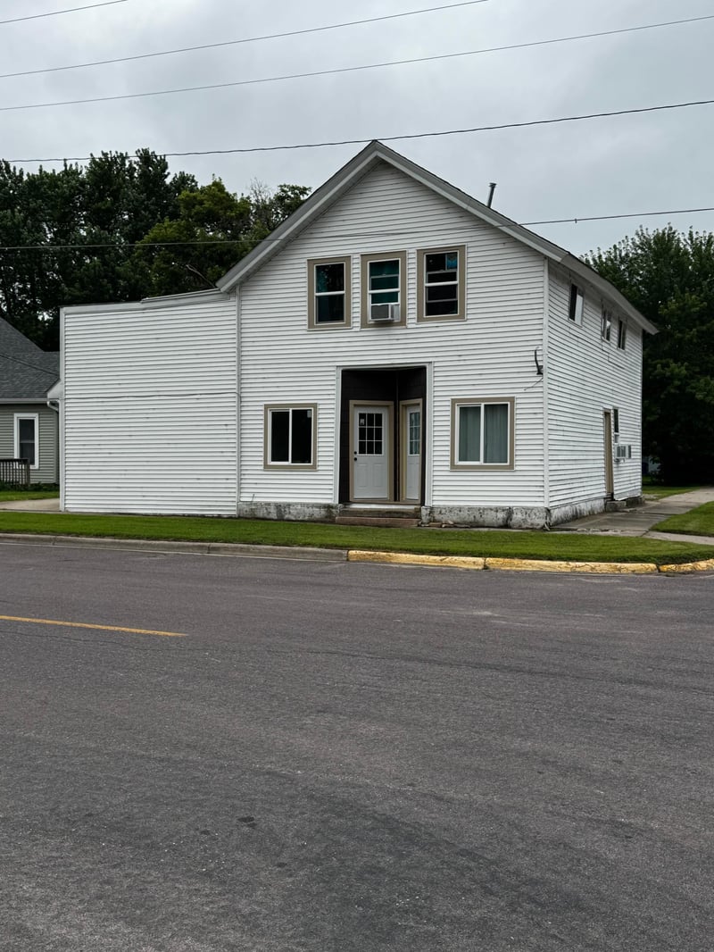 241 Webster St N, Kasota, MN 56050