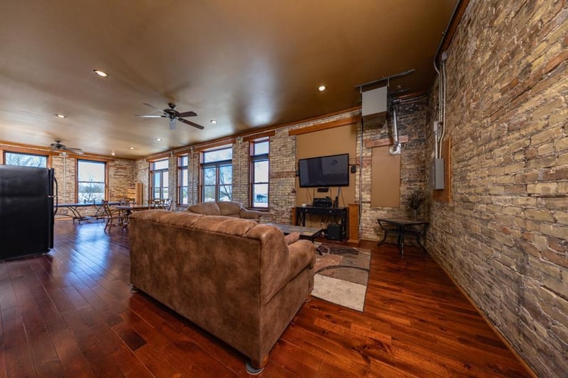 19 2nd Ave SE, Fairfax, MN 55332