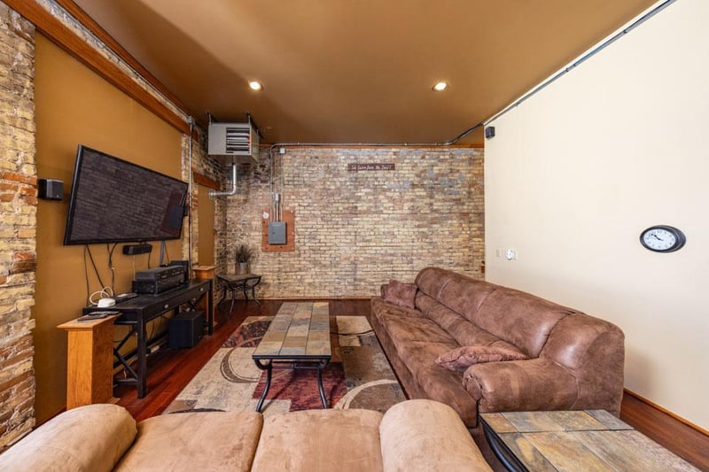 19 2nd Ave SE, Fairfax, MN 55332