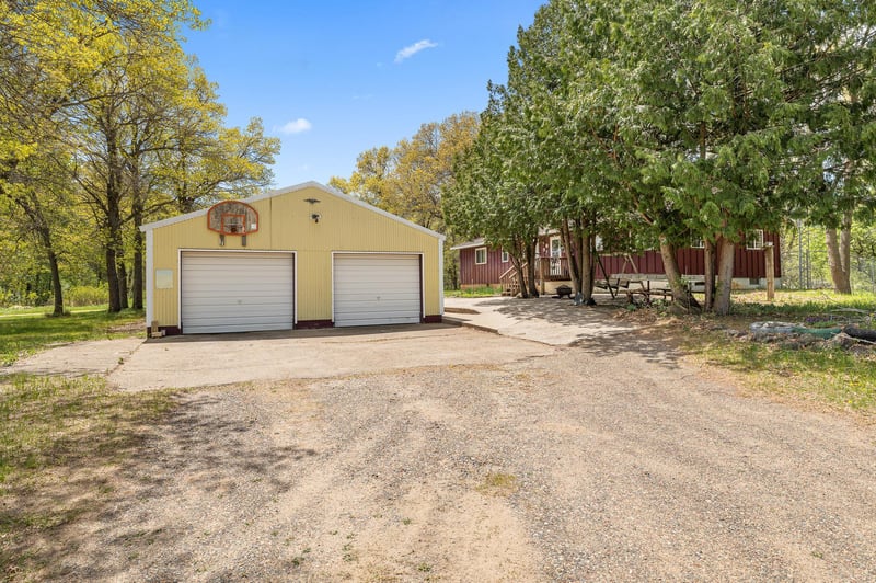 15739 93rd St, Little Falls, MN 56345