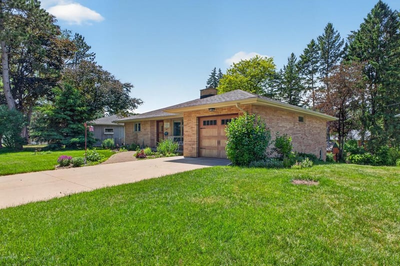 2329 16th Ave NW, Rochester, MN 55901