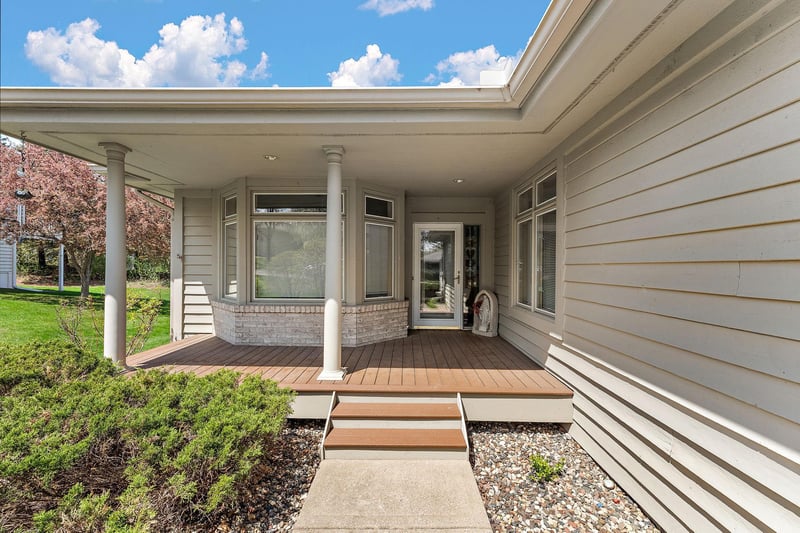 8914 Hilloway Rd, Eden Prairie, MN 55347