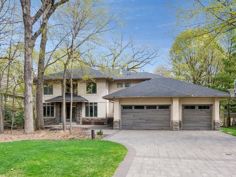 25695 Maple View Ct, Shorewood, MN 55331