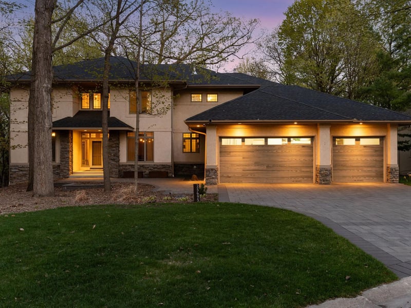 25695 Maple View Ct, Shorewood, MN 55331