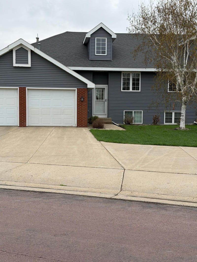 924 S Gould St, Redwood Falls, MN 56283