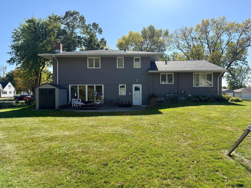 1000 W Birch Ave, Olivia, MN 56277