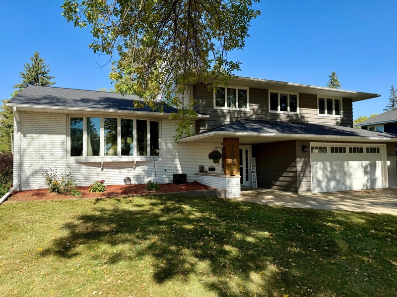 1000 W Birch Ave, Olivia, MN 56277
