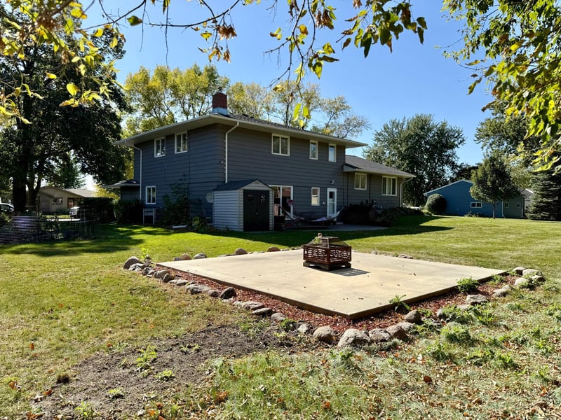 1000 W Birch Ave, Olivia, MN 56277