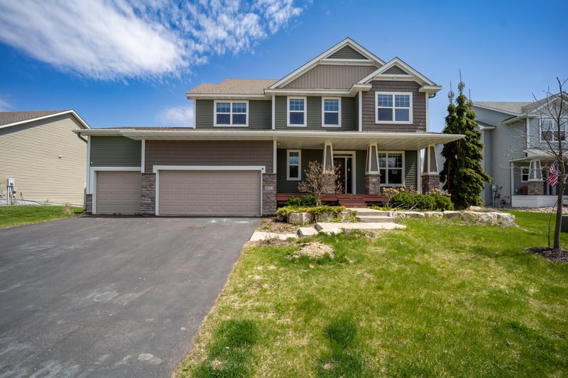 1683 Saint George St, Waconia, MN 55387