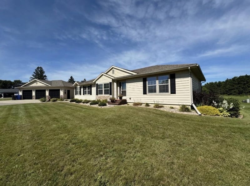 1994 Longview Dr, Detroit Lakes, MN 56501