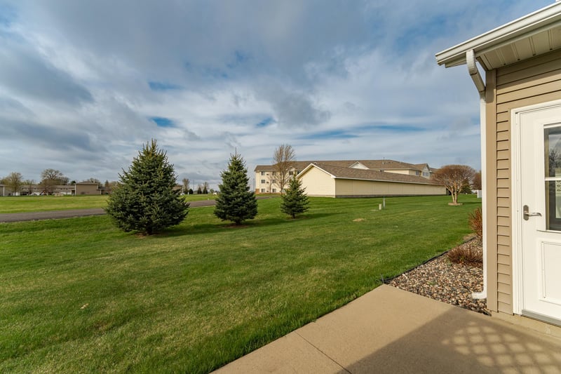 645 Ashley Ln, Owatonna, MN 55060