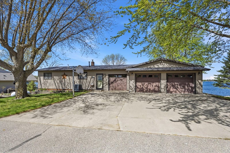 716 Tetonka View Dr, Waterville, MN 56096