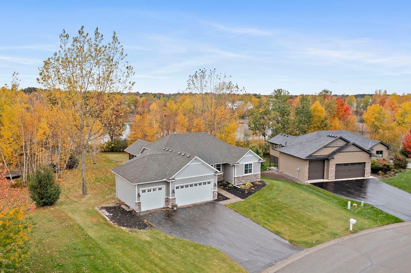 2697 Davis St S, Cambridge, MN 55008
