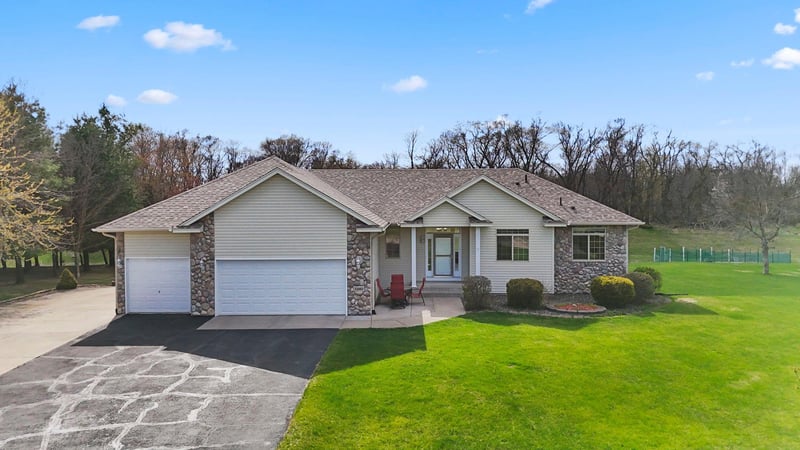 23352 Isanti St NE, Bethel, MN 55005