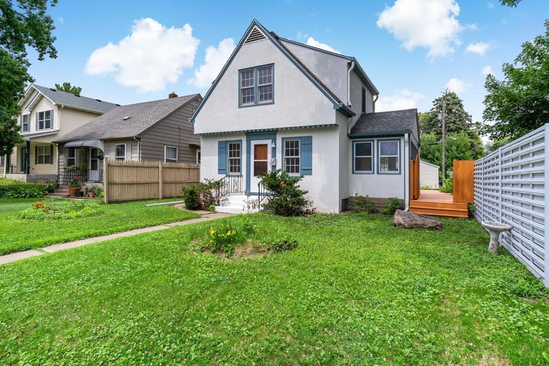 1212 4th St, South Saint Paul, MN 55075