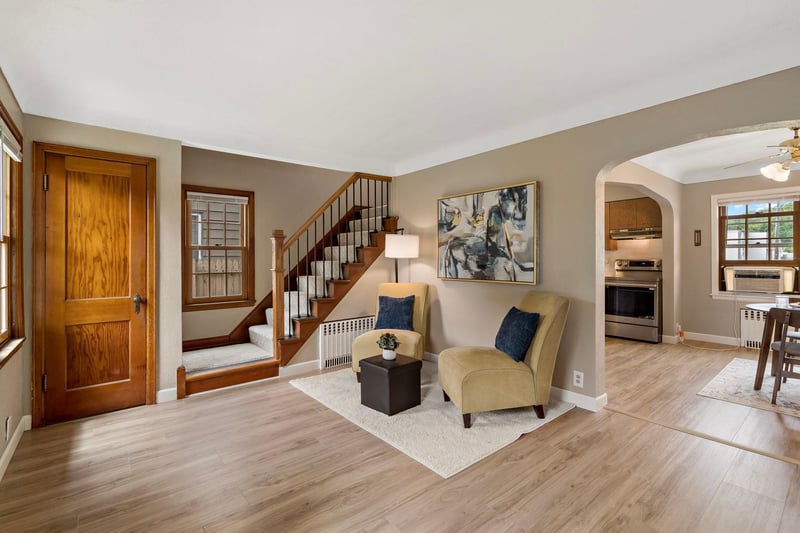 1212 4th St, South Saint Paul, MN 55075