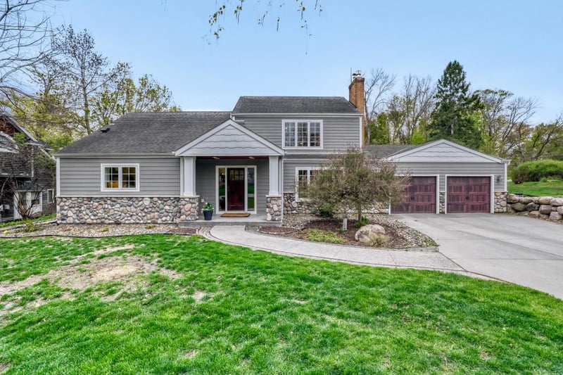 65 Interlachen Ln, Excelsior, MN 55331