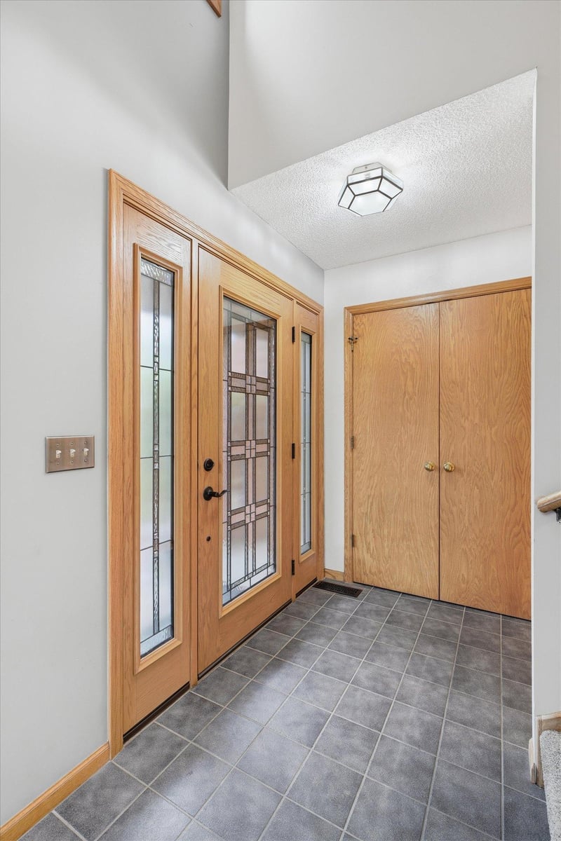 151 King Hill Rd, Golden Valley, MN 55416