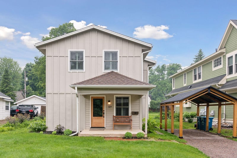 129 Chicago Ave N, Wayzata, MN 55391