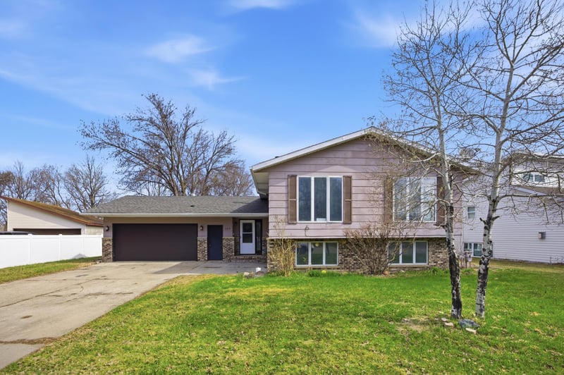 609 Lily Ln, Ada, MN 56510