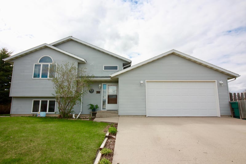 301 15th St N, Breckenridge, MN 56520